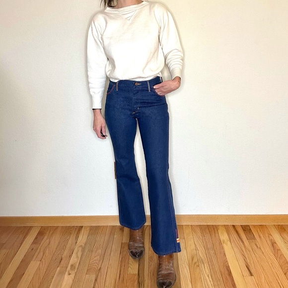 70s Vintage Wrangler Hand Embroidered Boot Cut Jeans - Picture 15 of 16